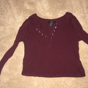 Maroon cropped button long sleeve t-shirt